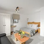 Lägenhetshotell Granite Village Mykonos
