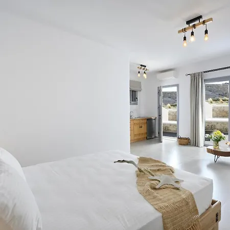 Ξενοδοχείο με διαμερίσματα Granite Village Mykonos