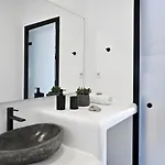 Granite Village Mykonos アパートホテル アノ・メラ